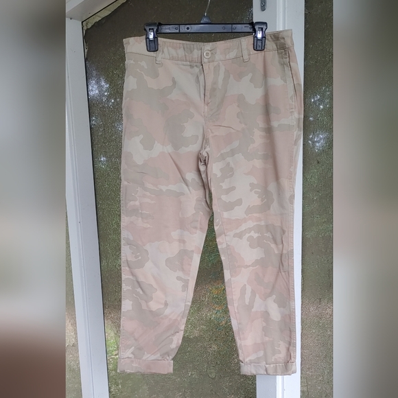 New York & Company brand jeans. Size 8 - Picture 1 of 4